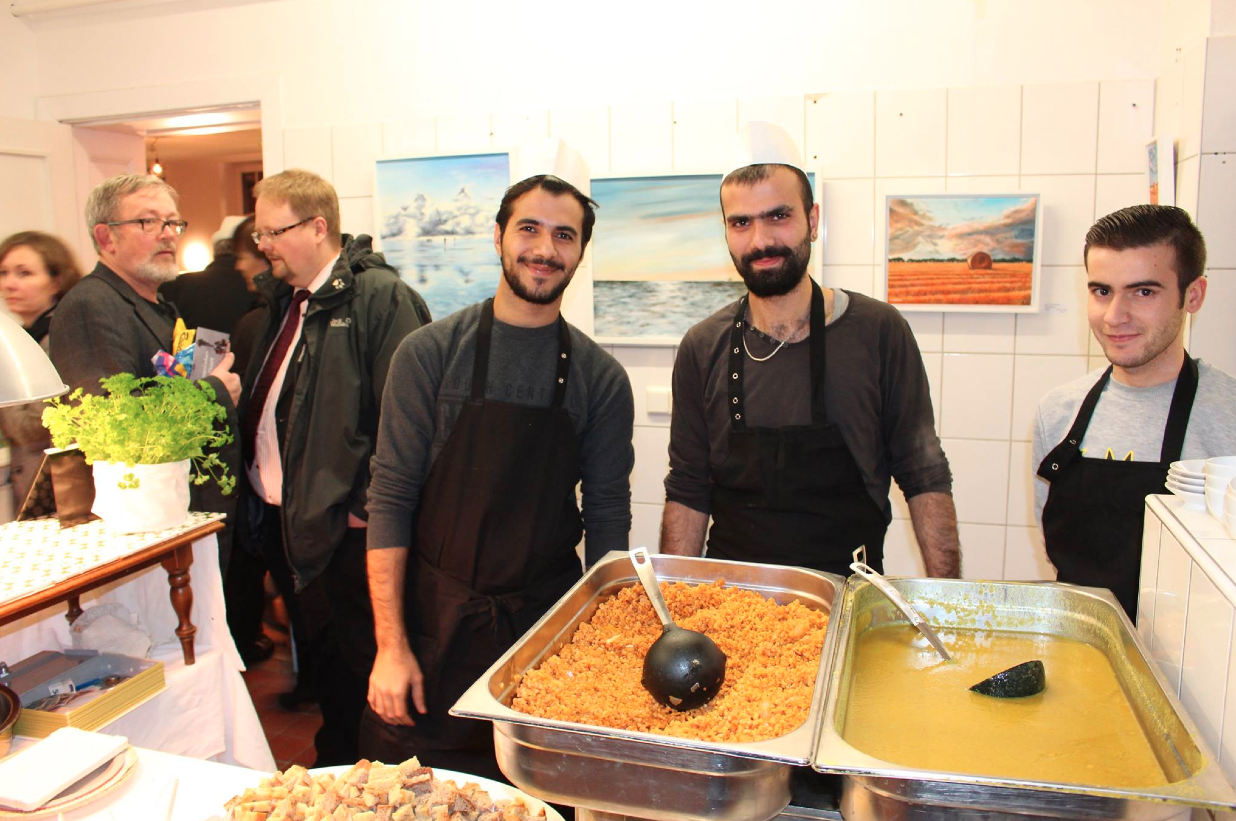 Refugee Kitchen zur Eröffnung in der Galerie auf Zeit